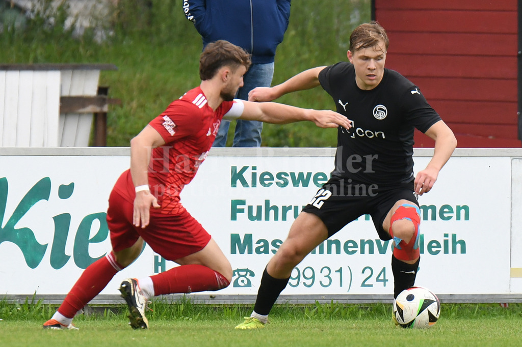 SpVgg Plattling : FC Ergolding | Sebastian Niedermayer (SpVgg Plattling) - Realisiert mit Pictrs.com