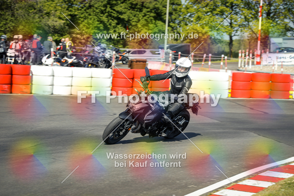 OBK_Mai_Martina_Markus-10305 | Hier findet Ihr Bilder von Touristenfahrten auf der Nürburgring Nordschleife oder von anderen Veranstaltungen die ich besucht habe. Viel Spass beim Durch Schauen 