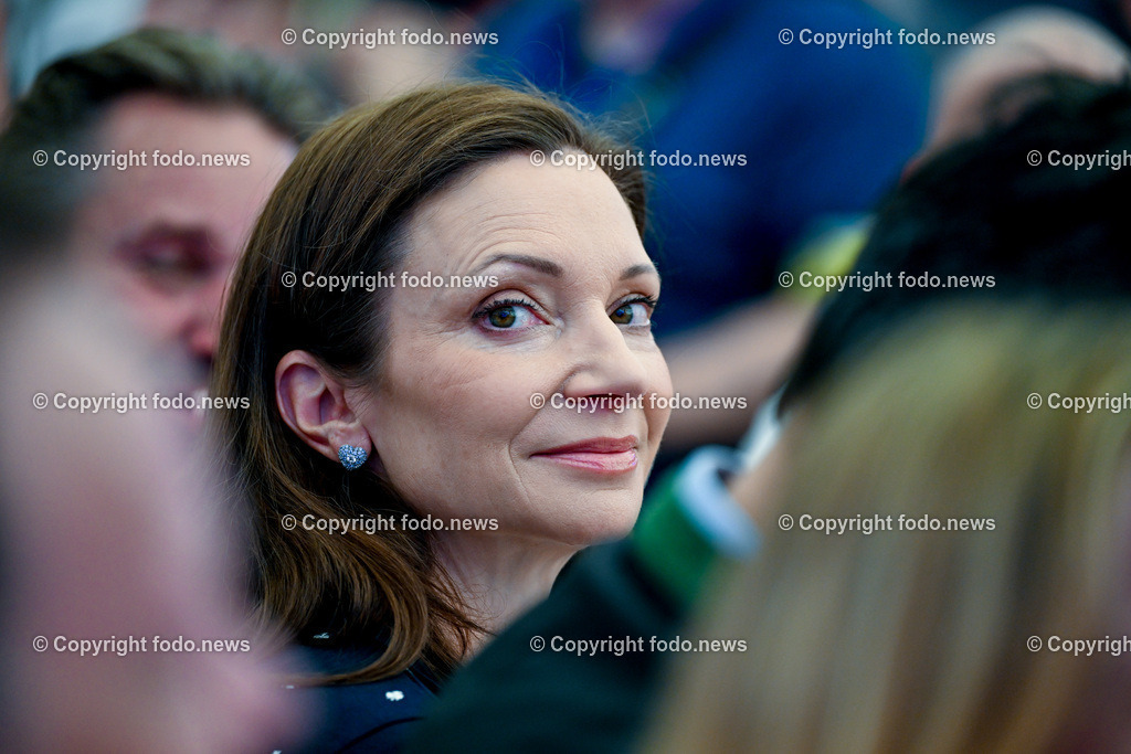 Urfahraner Jahrmarkt_ 1.Mai Kundgebung FPOE_ 01.05.2025-76 | 01.05.2025, Urfahraner Jahrmarkt, AUT, 1.Mai Kundgebung FPOE, im Bild Susanne Fuerst (FP, Nationalratsabgeordnete)