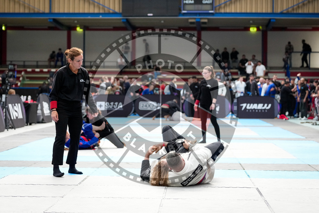 20250920PBB1123 | Athletes compete during the AJP Tour Hamburg International Jiu-Jitsu Championship, on September 20, 2025 in Hamburg, Germany. © Chiara Dazi / photoblackbelt