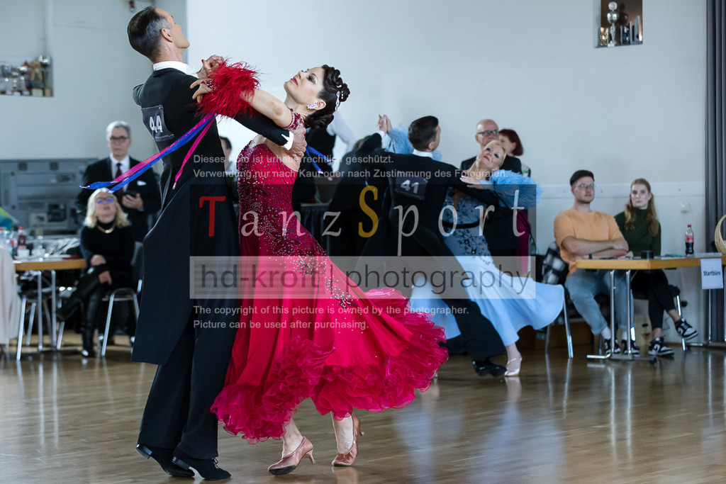 20240525_RL-Masters3-Std_5452 | Tanzsportbilder, Standardtanz, Lateintanz, WDSF, DTV, LTVB, dancecomp, goc, hessen tanzt, blaues band der spree, walzer, tango, wiener walzer, slowfox, quickstepp, samba, rumba, cha-cha-cha, paso doble. jive, hd-kroft photography, turniertanzsport