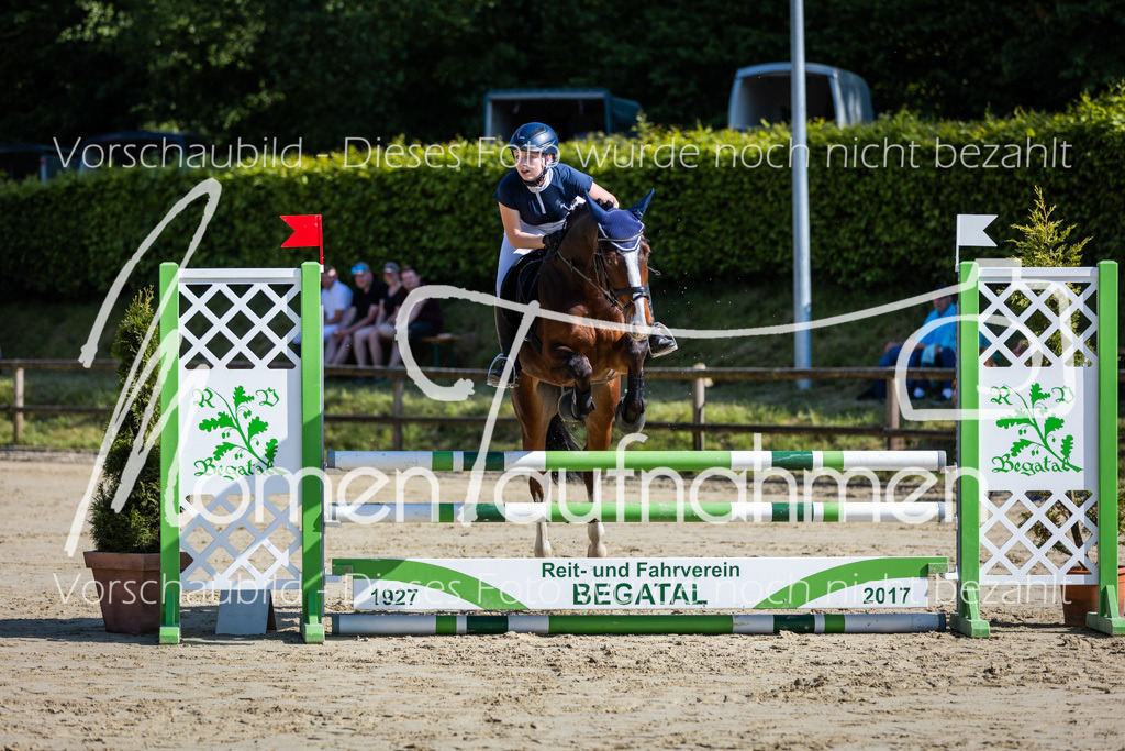 Donop24-ASpr-013 | MomenTaufnahmen Pferdesportfotos