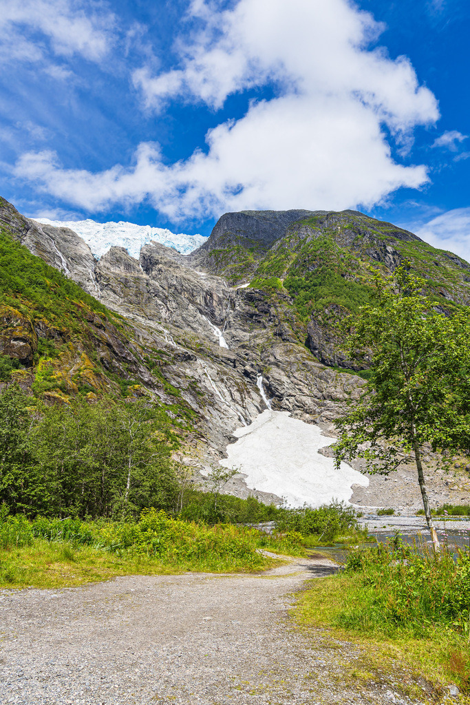 Blick auf die Gletscherzunge Supphellebreen nahe Fjærland in Norwegen | Blick auf die Gletscherzunge Supphellebreen nahe Fjærland in Norwegen.