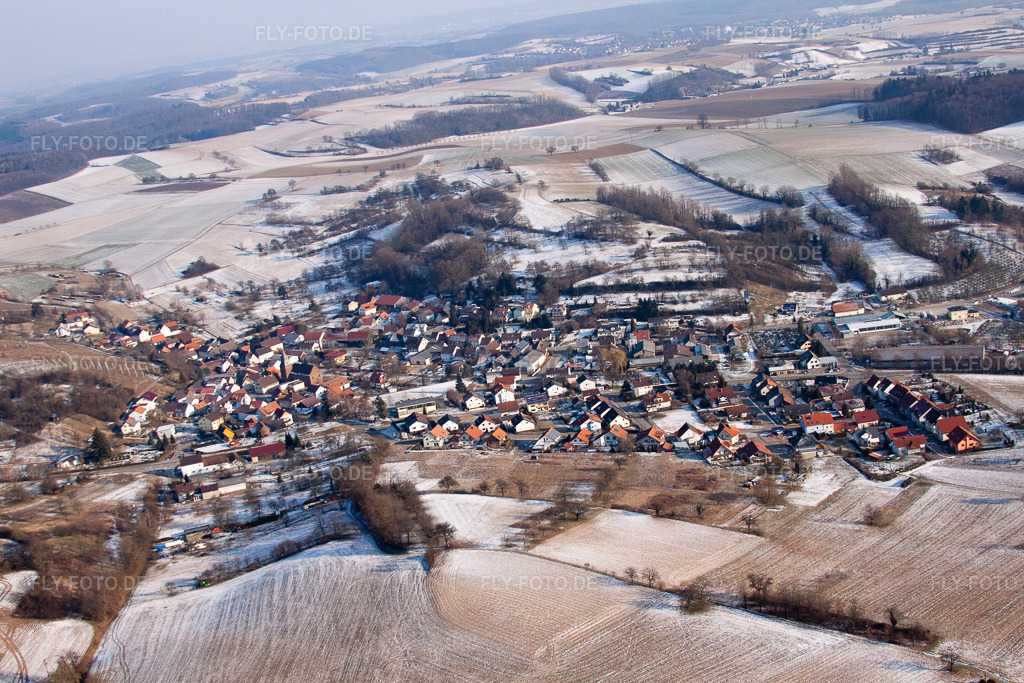 Luftbild: Ortsansicht von Westen im Ortsteil Neuenbürg in Kraichtal im Bundesland Baden-Württemberg in Deutschland. Foto: IMG_48780.jpg vom 06.02.2012 durch Werner Riehm/FLY-FOTO.de