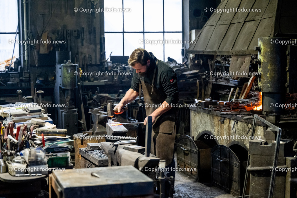 Molln_ Schmiede_ 02.12.2025-69 | 02.12.2025, MOLLN, AUT, Kunstschmiede Schmidberger im Bild Themenbild, Kunstschmiede, Georg Schmidberger