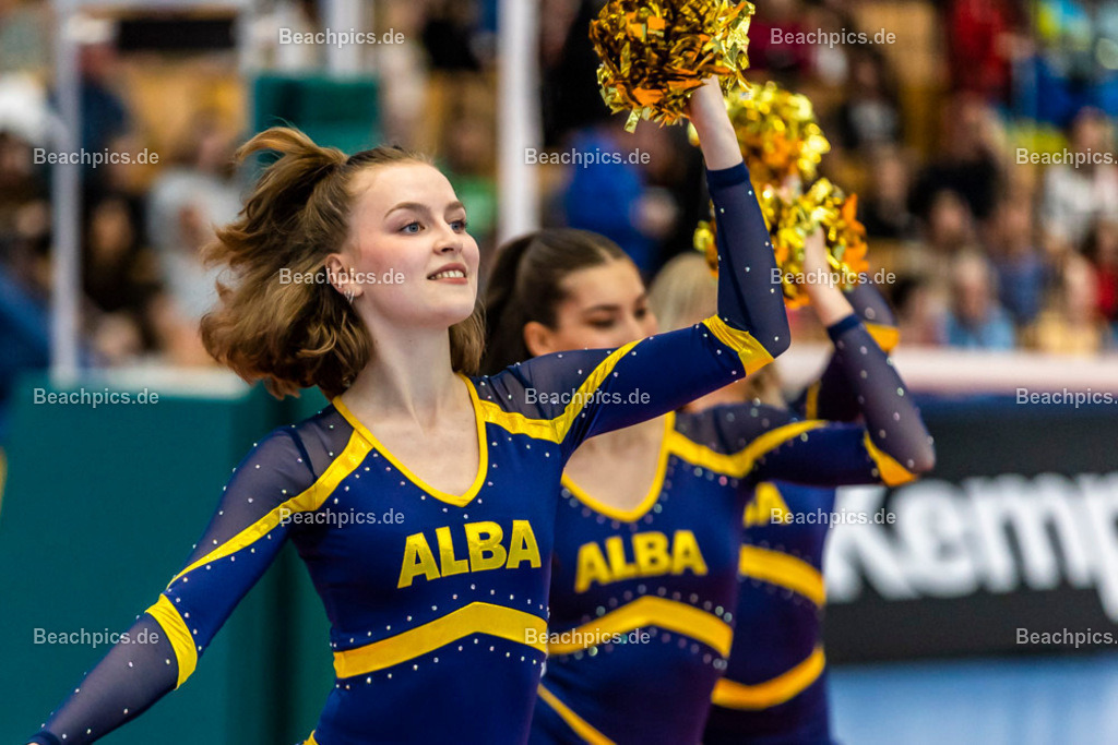 2023-00070934-Freundschaftsspiel-Deutschland-Ukraine | Cheerleader 20.05.2023; Berlin Foto: Gerold Rebsch - www.beachpics.de
