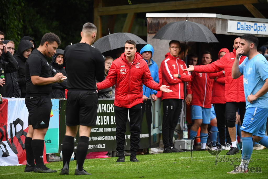 BV Bockhorn-SG FriPe | Relegation zur Kreisliga; BV Bockhorn (weiß)-SG FriPe (rot) am 05.06.2025 in Oldenburg/Ofenerdiek (Lagerstraße), Photo: Philip Eiben 2025 - Realisiert mit Pictrs.com