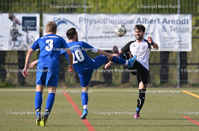 Kreisliga B6, HFC Tübingen - Spvgg Mössingen | Kreisliga B6, HFC Tübingen - Spvgg Mössingen, 01.05.2022 - links Dionis Mavraj  (Mössingen) - rechts Rovinson Beka (Tübingen)Foto: Axel Grundler