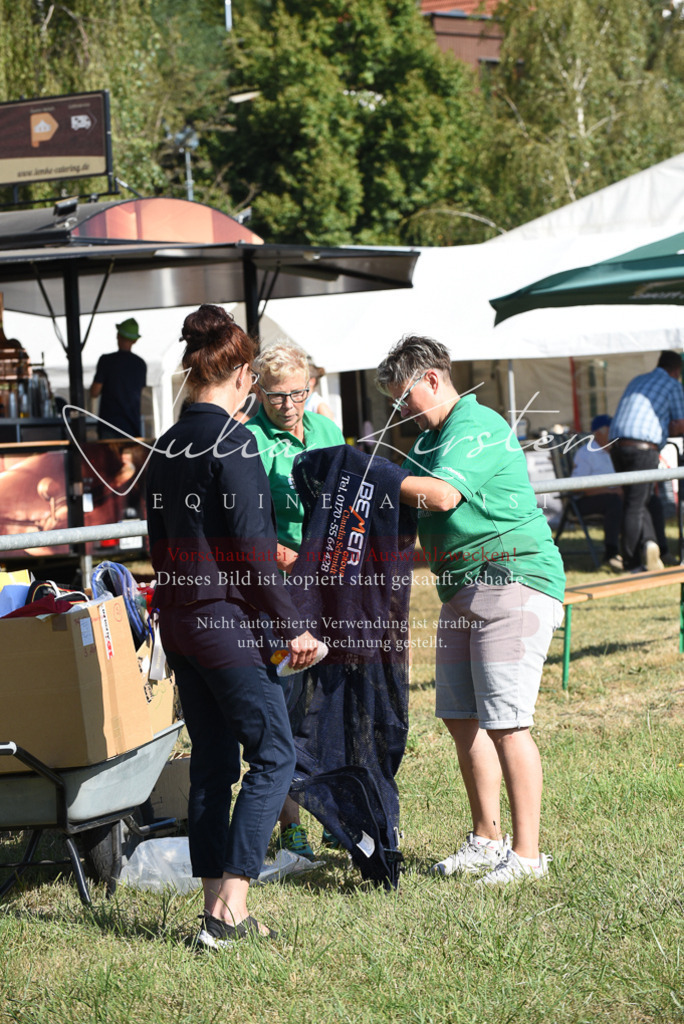 DSC_5426 | Pferde- und Turnierfotografie in Westsachsen. Pferdeportraits, Auftragszeichnungen und intuitive Kunst.