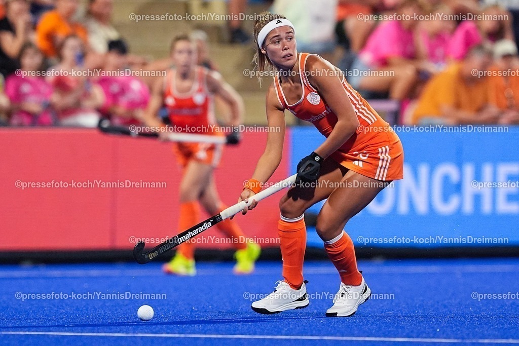 xydrx11082503104 | 11.08.2025, xydrx, Frauen EuroHockey Championship 2025, Gruppenphase, Gruppe A, Deutschland - Niederlande, Sparkassenpark Mönchengladbach: Danique van der Veerdonk (NED #36)
