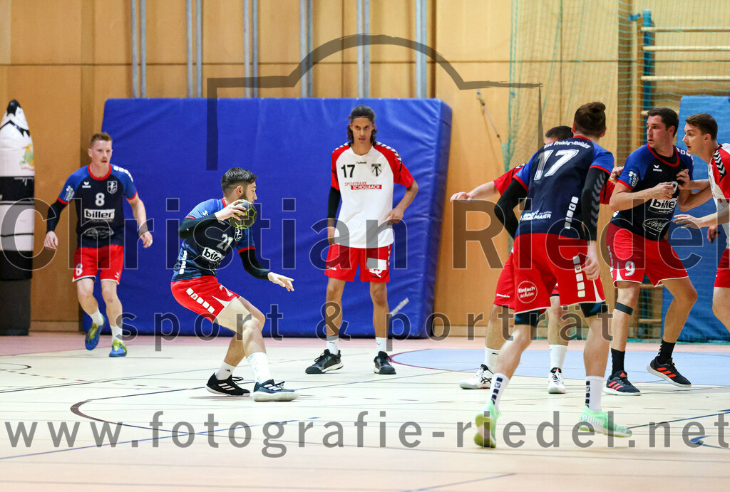 2022-09-24_082_SpVgg_Altenerding_gegen_HSG_Freising-Neufahrn | Erding, Deutschland, 24.09.2022:
Handball, Bezirksoberliga Männer 2022 / 2023, 2. Spieltag, SpVgg Altenerding gegen HSG Freising-Neufahrn, Endergebnis: 18:26

Korbinian Herrmann (HSG Freising-Neufahrn, #21), Luis Leitner (SpVgg Altenerding, #17), Christian Heldner (HSG Freising-Neufahrn, #17)

Foto: Christian Riedel / fotografie-riedel.net