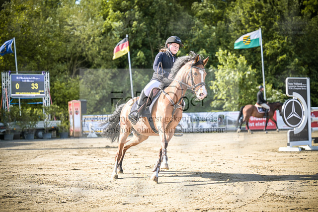 DOS_7399 | Entdecke hochwertige Reitturnierfotos von Foto Oger. Professionell, emotional und authentisch – jetzt Lieblingsmomente im Shop bestellen. - Realized with Pictrs.com