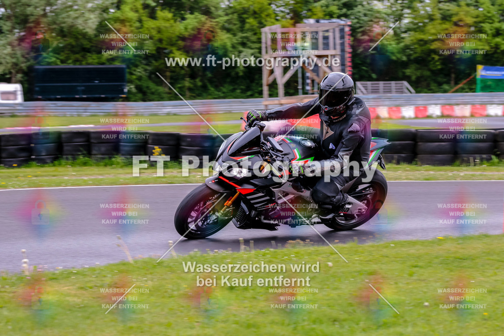 MotoTeamVBK-20233 | Hier findet Ihr Bilder von Touristenfahrten auf der Nürburgring Nordschleife oder von anderen Veranstaltungen die ich besucht habe. Viel Spass beim Durch Schauen 