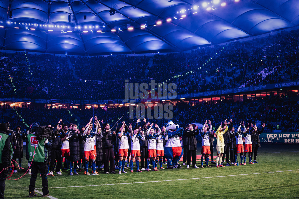 Fußball | Männer | Saison 2025/2026 | 1. Fußball-Bundesliga | 15. Spieltag | Hamburger SV vs. Eintracht Frankfurt | 20.12.2025 | HSV nach dem Spiel im Dialog mit den Fans