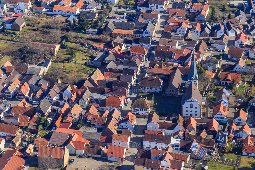 Luftbild: Katholische Kirche St.Georg in Venningen im Bundesland Rheinland-Pfalz in Deutschland. Foto: IMG_097085.jpg vom 25.02.2017 durch Werner Riehm/FLY-FOTO.de