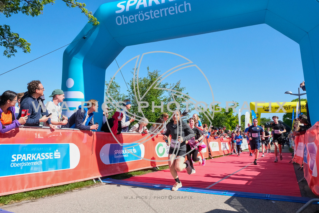 ..... | LINZ,AUSTRIA,27.April 24, Int. 3 Brückenlauf Linz  , Image shows: Photo: WAPICS / Michael ring