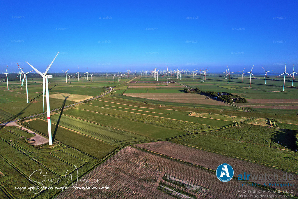 Langenhorner Alter Deich - Windpark - Luftbild | Entdecken Sie atemberaubende Luftbilder und Fotografien auf airwatch.de - Tauchen Sie ein in eine Welt voller faszinierender Aufnahmen aus der Vogelperspektive.