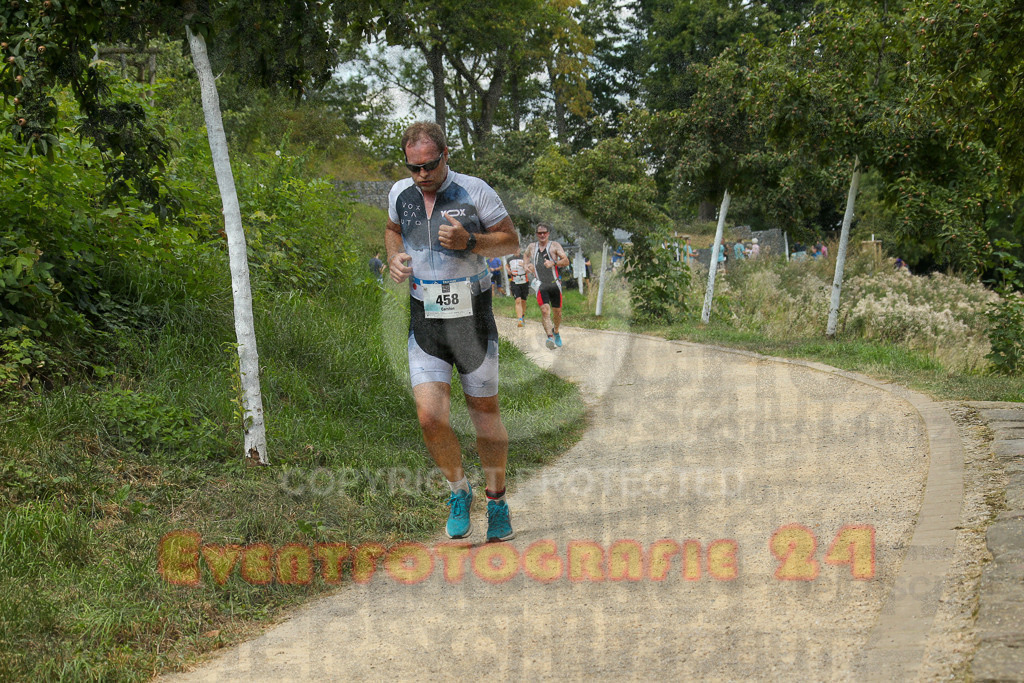 250824_1343_EX1_3422 | Sportfotografie im Rhein-Sieg Kreis, Köln, Bonn, NRW, Rheinland Pfalz, Hessen, etc. Unser Tätigkeitsfeld umfasst den Laufsport vom Volkslauf über den Marathon, Duathlon, Triathon bis zum Ultralauf wie Kölnpfad Ultra oder Schindertrail.