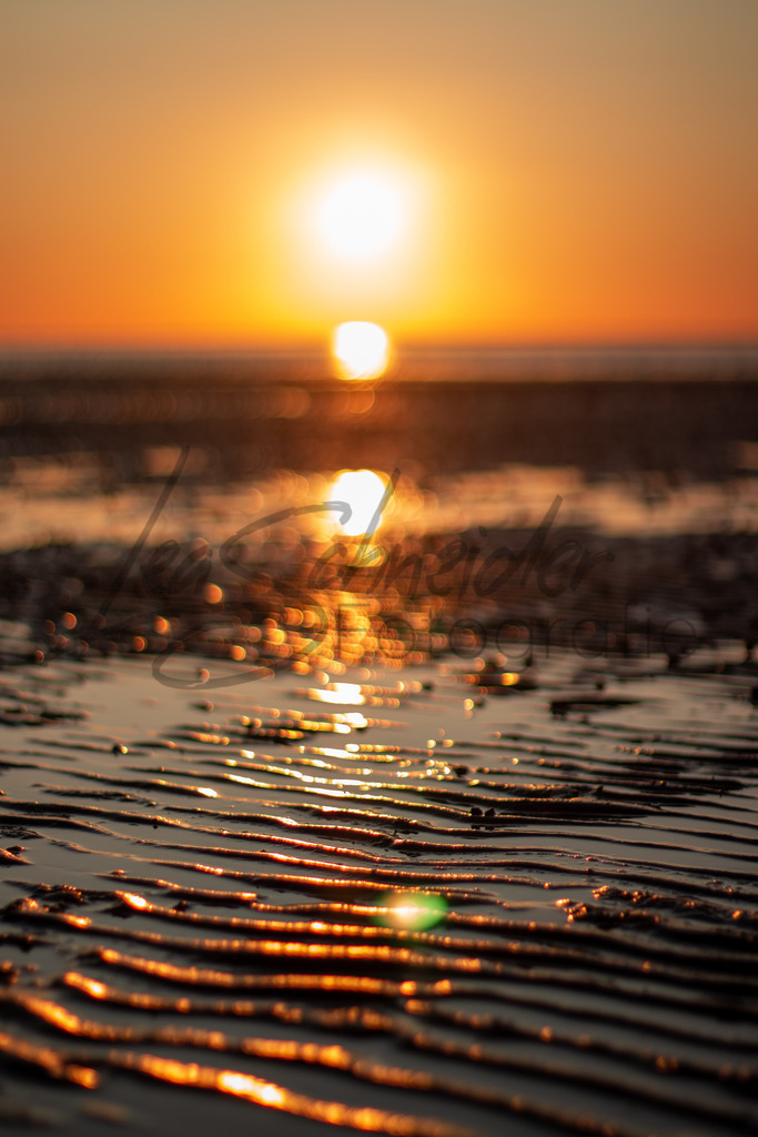 Meer 8 | Sonnenuntergang im Watt an der Nordseeküste. - Realisiert mit Pictrs.com