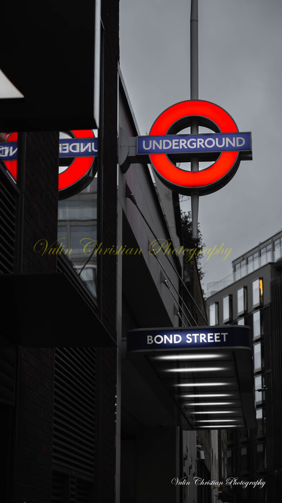 Underground 1 | Christian Vulin  - Realisiert mit Pictrs.com