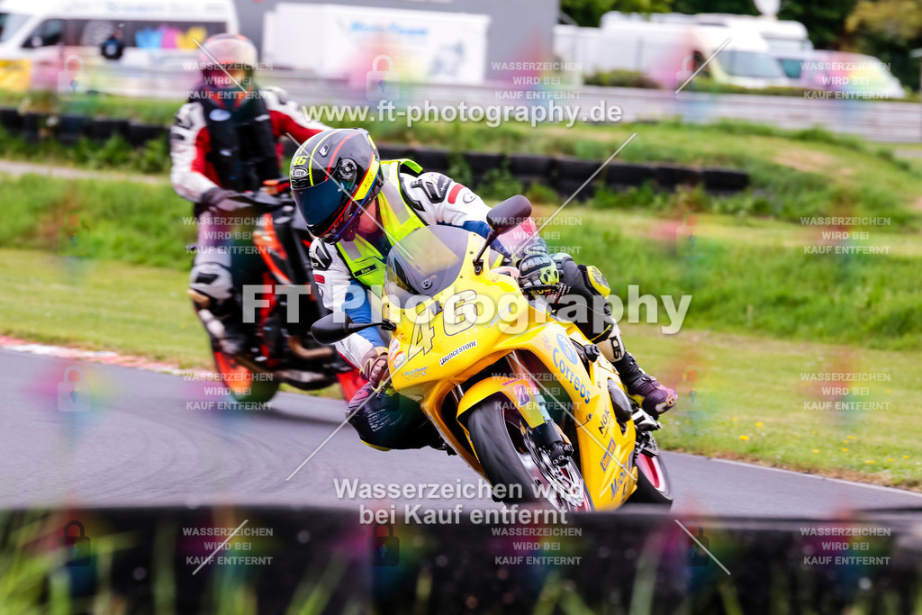 MotoTeamVBK-20347 | Hier findet Ihr Bilder von Touristenfahrten auf der Nürburgring Nordschleife oder von anderen Veranstaltungen die ich besucht habe. Viel Spass beim Durch Schauen 