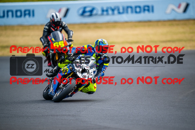 MaZZes_FotoMatrix_220625_2136 | PROSUPERSTOCK