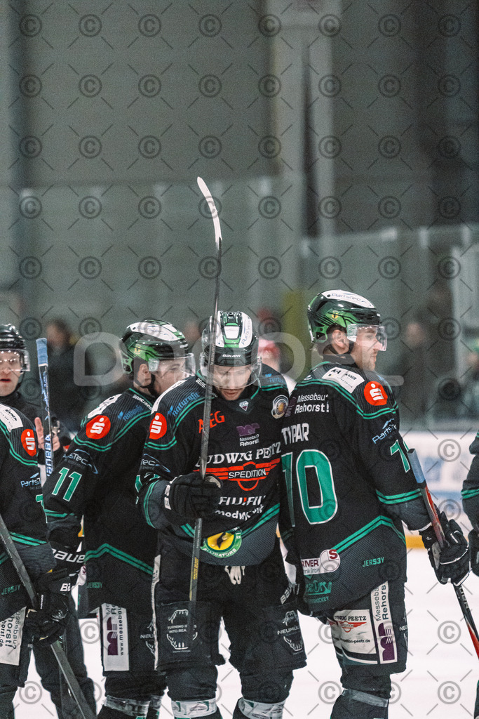 Alligators_vs_Deggendorf_23_01_2026-55 | Höchstadt Alligators Fotogalerie: Eishockey-Action aus Franken. Professionelle Spielfotos, Portraits & Stadionbilder zum Download. Jetzt entdecken! - Realisiert mit Pictrs.com