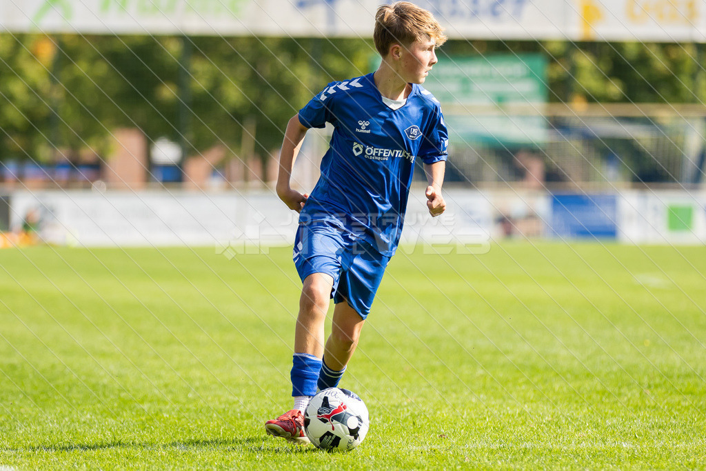 20250920_Picselweb-Fotografie_1R3_0900 | JFV D/A &amp; Stade - VfB Oldenburg0:1 VfB no70:2 VfB no70:3 VfB JFV Eigentor0:4 VfB no70:5 VfB no71:5 JFV no3 Jaric Jimenez-Voss2:5 JFV no9 Janko Sylvester3:5 JFV no16 Damian Elias Mihro Burekovic - Realisiert mit Pictrs.com