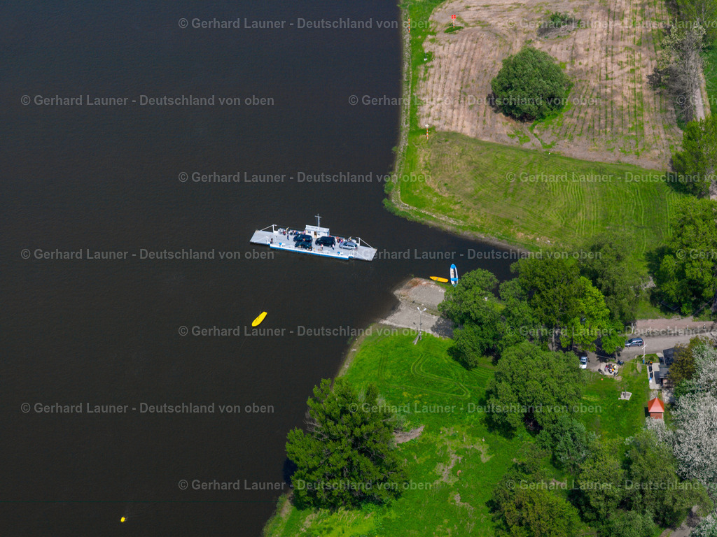 2522158 | Fähre über die Elbe bei Coswig