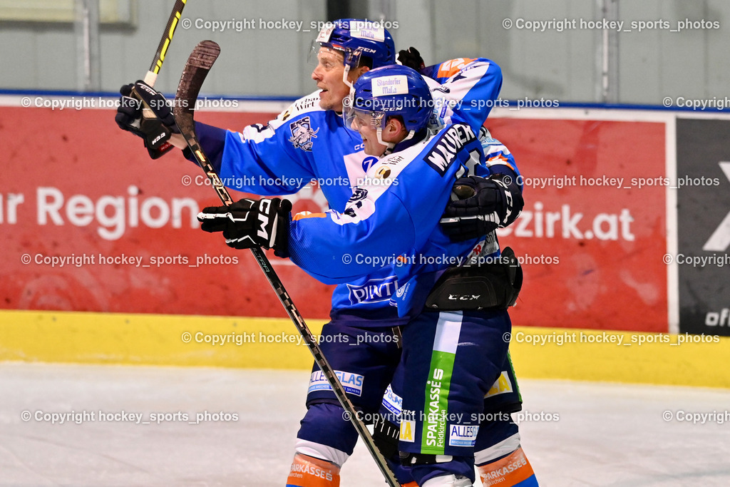 ESC Sparkasse STEINDORF vs. UECR Huben | Jubel ESC. Steindorf Mannschaft, #46 Maurer Julian ESC Steindorf, #18 Pewal Martin ESC Steindorf, ESC Sparkasse STEINDORF vs. UECR Huben, ESC Sparkasse STEINDORF vs. UECR Huben am 30.01.2026 in Steindorf (Ossiachersee Halle), Austria, (Photo by Bernd Stefan)