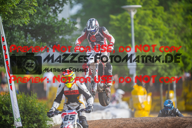 MaZZes_FotoMatrix_220618_8728 | UE40