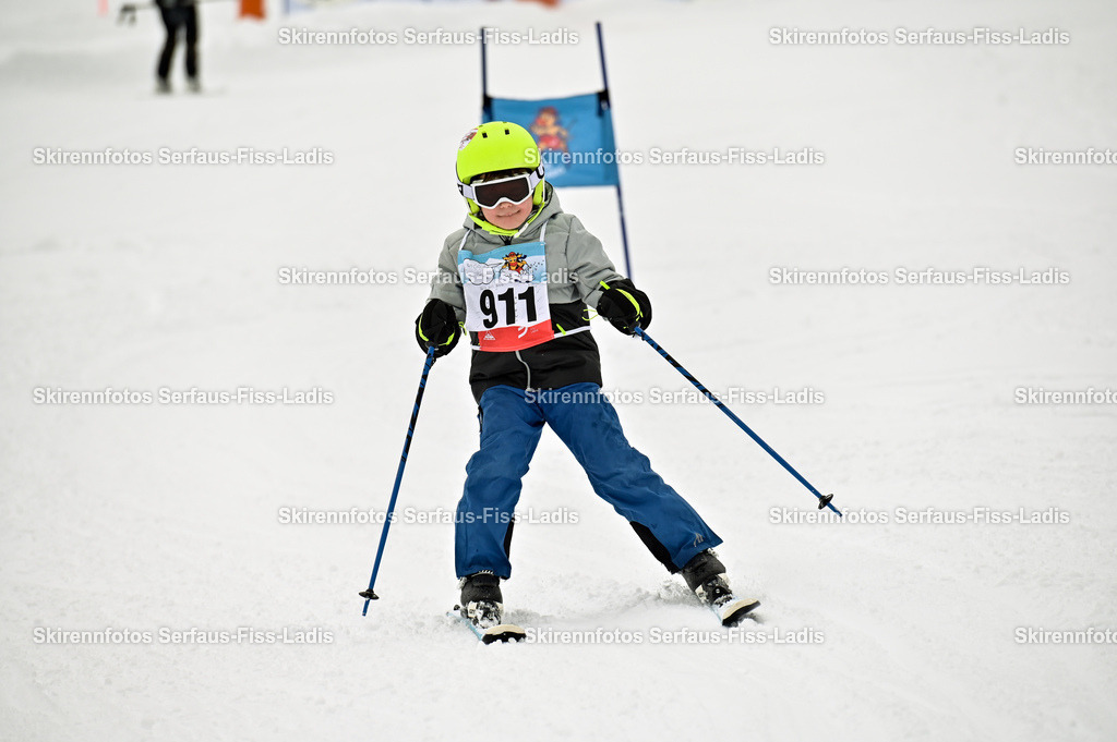 SRF_20.02.2026_1198 | Skirennfotos,Serfaus,Fiss,Ladis,Kinderskirennen,Winter,Tirol,Oberland,skirace,SFL,feelfree,weil wir's genießen,ski,Ski,skifahren,Sonnenplateau, - Realisiert mit Pictrs.com
