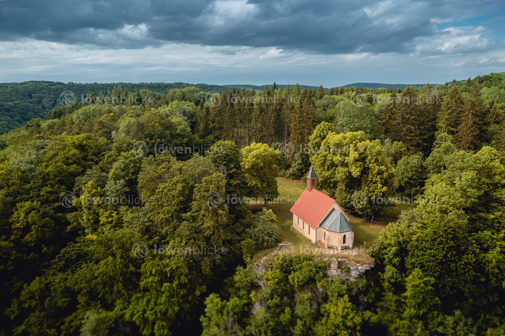 Kreuzkapelle bei Gosbach im Sommer | löwenblicke | shop