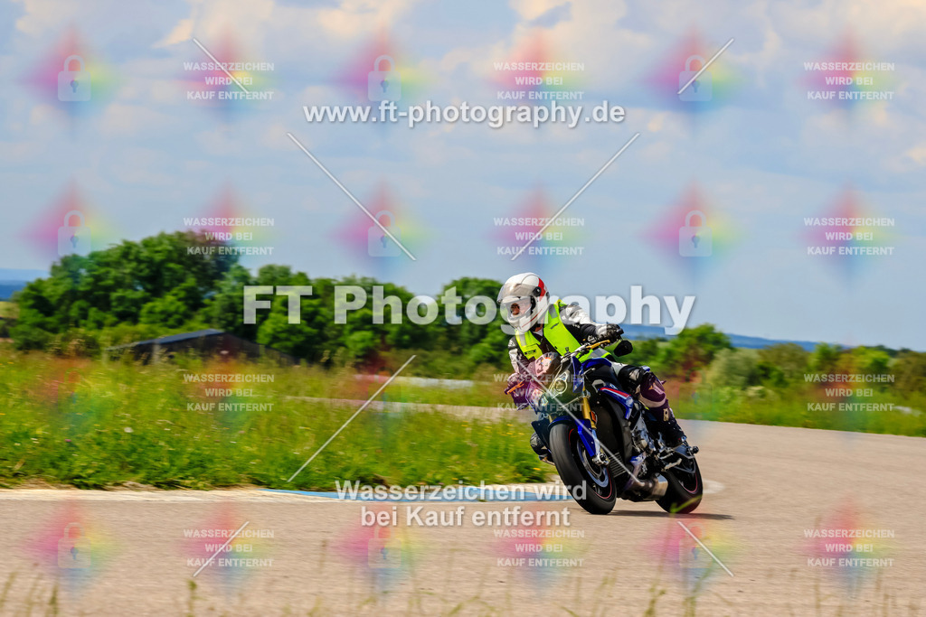 MotoTeam-0757 | Hier findet Ihr Bilder von Touristenfahrten auf der Nürburgring Nordschleife oder von anderen Veranstaltungen die ich besucht habe. Viel Spass beim Durch Schauen 