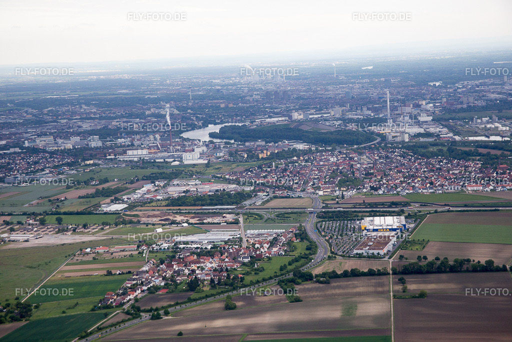 Scharhof, IKEA | Luftbild: Scharhof, IKEA im Ortsteil Sandhofen in Mannheim im Bundesland Baden-Württemberg in Deutschland. Foto: IMG_089008.jpg vom 20.05.2016 durch Werner Riehm/FLY-FOTO.de - Realisiert mit Pictrs.com