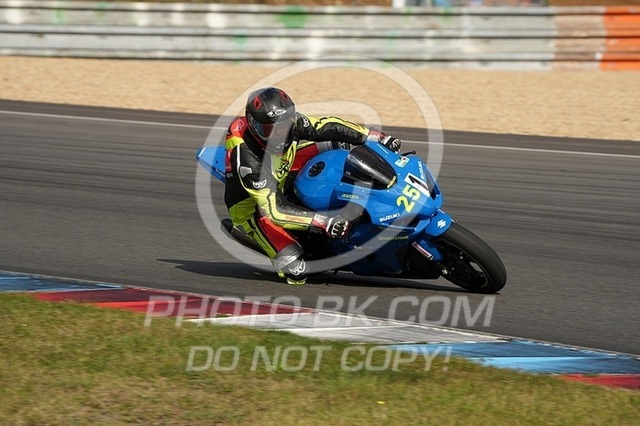 2025_09_12_PBK_14297 | Sportfotografie; SlowMotion; Video; Rennstrecke; Hafeneger; Speer; Racing; RSE; BMW; CBO; Trackday; Motorsportarena; Hockenheimring; Brno; Most; Barcelona; Valencia