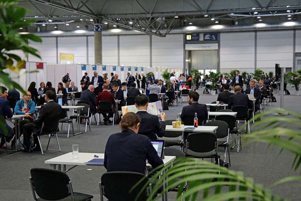 Foto: Leipzig - Congress Center Leipzig | Das Team hinter BILDLEXIKON LEIPZIG bündelt historische wie aktuelle Informationen über die Stadt Leipzig in Text und Bild auf einer Plattform und stellt diese der interessierten Öffentlichkeit zur Verfügung.