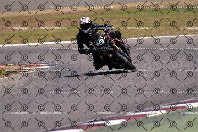 26bt04-1297 | markuskiefer.com - Realisiert mit Pictrs.com