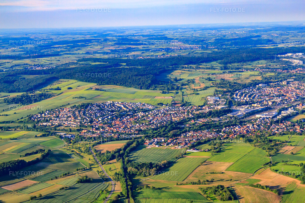 Luftbild: Ortsansicht von Südwesten im Ortsteil Diedelsheim in Bretten im Bundesland Baden-Württemberg in Deutschland. Foto: IMG_57793.jpg vom 14.06.2013 durch Werner Riehm/FLY-FOTO.deAuflösung des Originals: 4752 x 3168 px