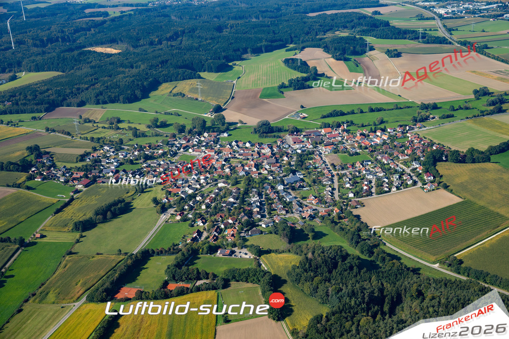Die Luftaufnahme Klingen - Aichach wurde 2021 mittels Flugzeug (keine Drohne) erstellt. Hohe Auflösung -für große Poster und Wandbilder geeignet!