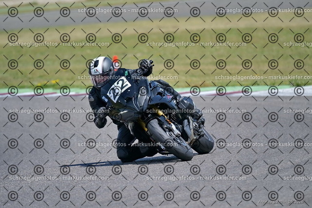 26BT02-1891 | markuskiefer.com - Realisiert mit Pictrs.com