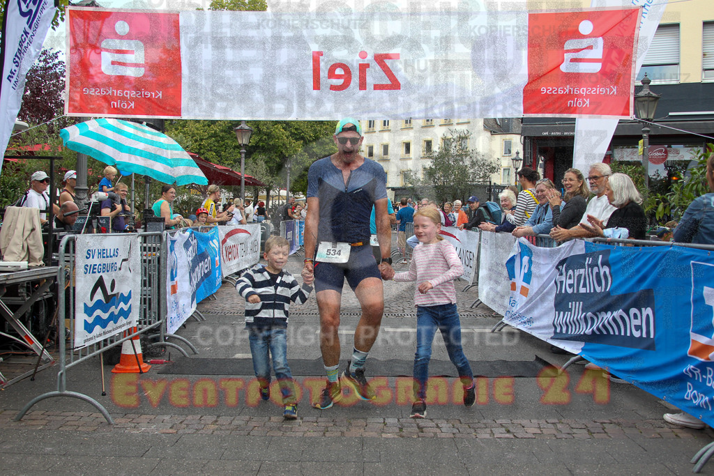 250824_1421_EV4_1595 | Sportfotografie im Rhein-Sieg Kreis, Köln, Bonn, NRW, Rheinland Pfalz, Hessen, etc. Unser Tätigkeitsfeld umfasst den Laufsport vom Volkslauf über den Marathon, Duathlon, Triathon bis zum Ultralauf wie Kölnpfad Ultra oder Schindertrail.