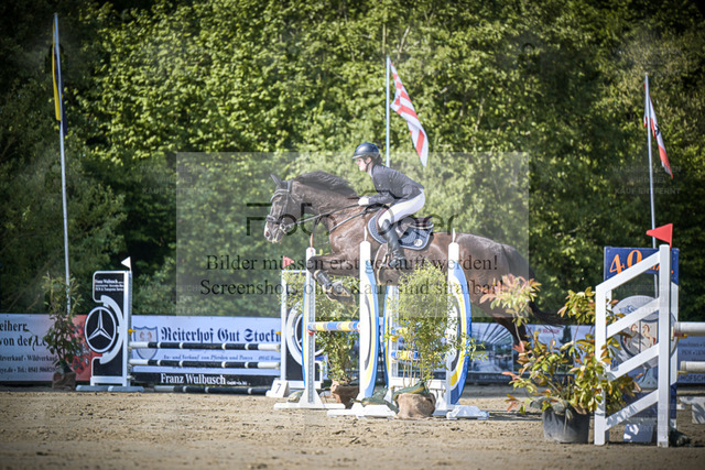 DOS_3749 | Entdecke hochwertige Reitturnierfotos von Foto Oger. Professionell, emotional und authentisch – jetzt Lieblingsmomente im Shop bestellen. - Realized with Pictrs.com