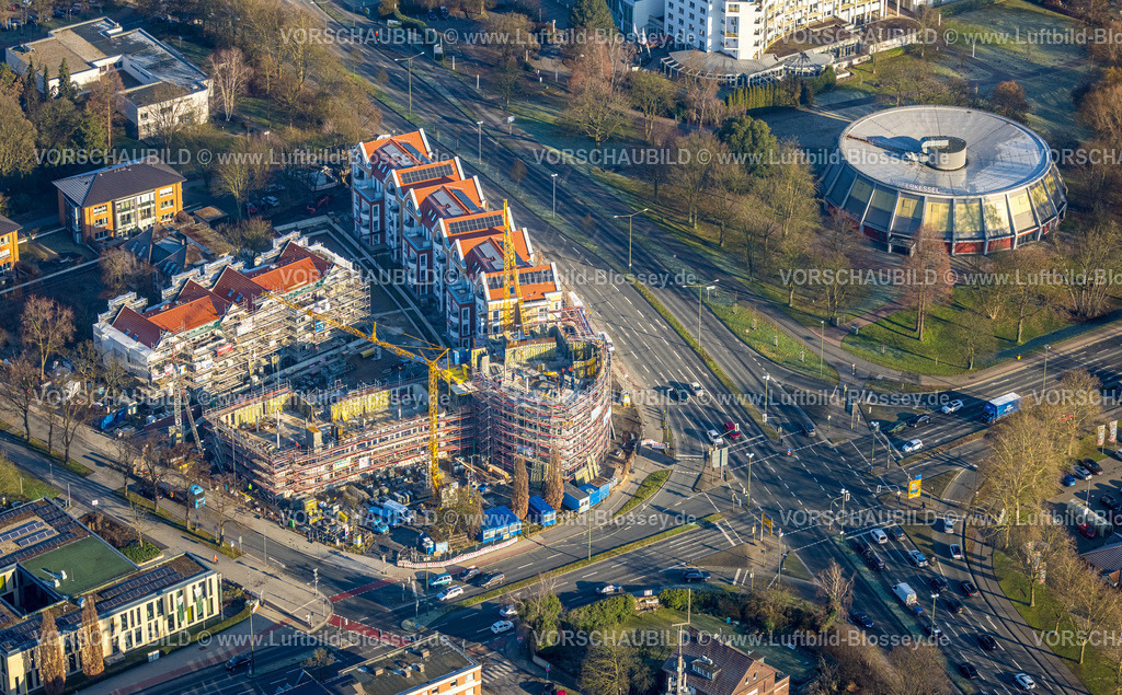 Luenen260100103 | Luftbild, Wohngebiet Quartier Lange Straße 100, Baustelle mit Neubau Mercedes Kreuzung zwischen Lange Straße und Kurt-Schumacher-Straße, Kupferkessel by Aurubis (ehemals Rundsporthalle im Stadtpark), Lünen, Ruhrgebiet, Nordrhein-Westfalen, Deutschland