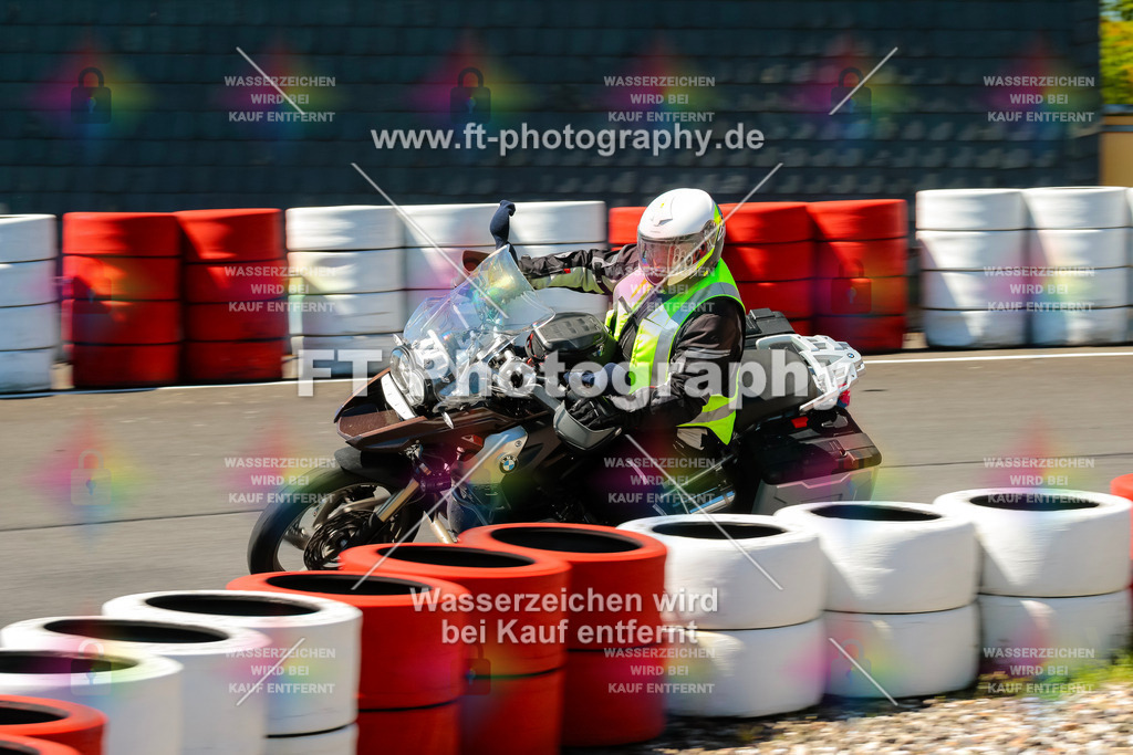 Moto-TeamOBK-22285 | Hier findet Ihr Bilder von Touristenfahrten auf der Nürburgring Nordschleife oder von anderen Veranstaltungen die ich besucht habe. Viel Spass beim Durch Schauen 