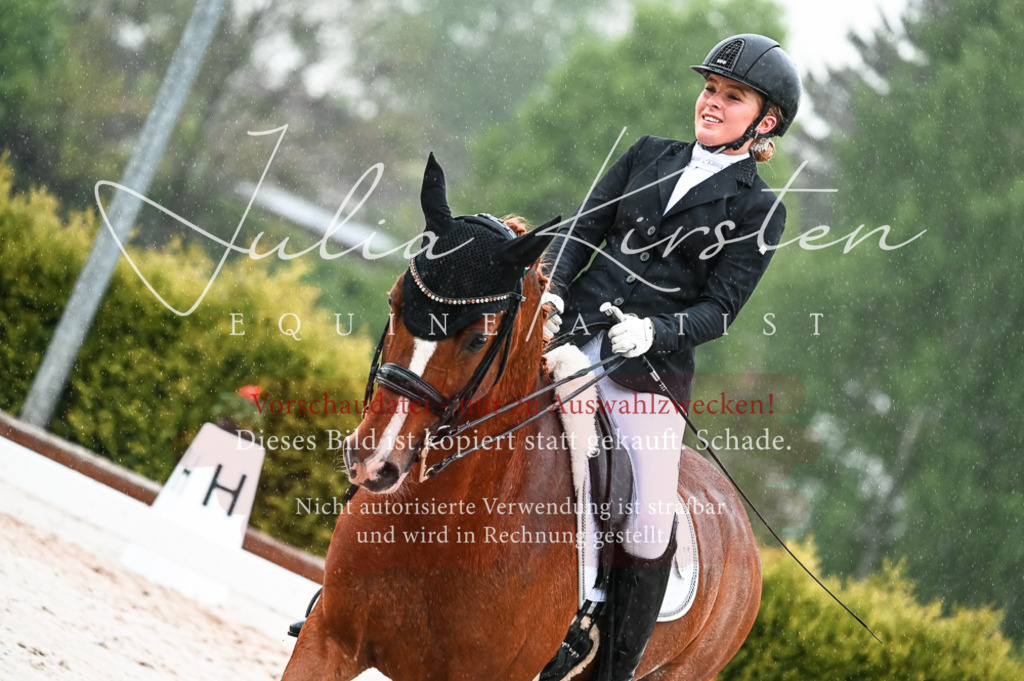 DSC_4626 | Pferde- und Turnierfotografie in Westsachsen. Pferdeportraits, Auftragszeichnungen und intuitive Kunst.