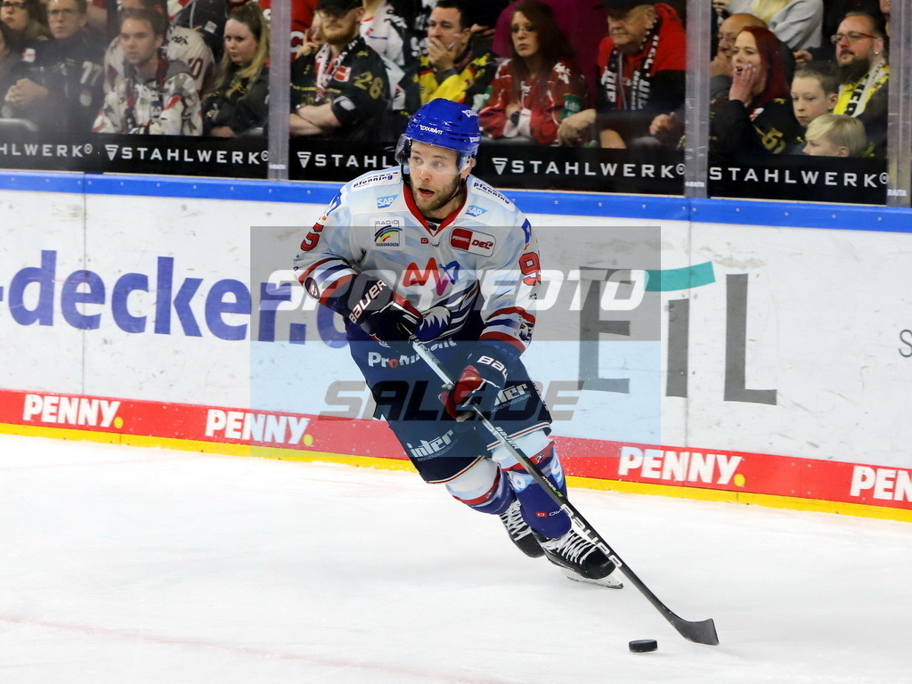 Mark Katic - MAN | Mark Katic - MAN - Realisiert mit Pictrs.com