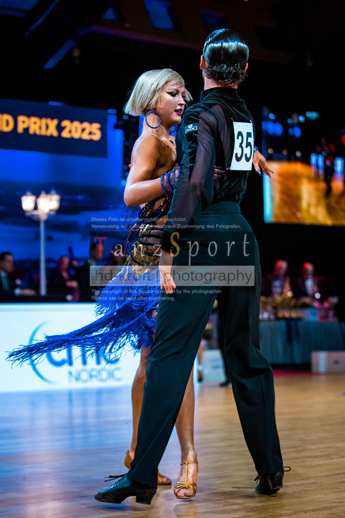 20251213_Baltic-GP_2397-2 | Tanzsportbilder, Standardtanz, Lateintanz, WDSF, DTV, LTVB, dancecomp, goc, hessen tanzt, blaues band der spree, walzer, tango, wiener walzer, slowfox, quickstepp, samba, rumba, cha-cha-cha, paso doble. jive, hd-kroft photography, turniertanzsport