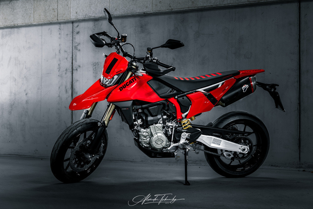 Hypermotard 698 Mono | Entdecken Sie die faszinierende Welt von Alexander Tschuncky Arts: Kreative Fotografie, atemberaubende Automobilkunst und hochwertiger Bilderdruck. Lassen Sie sich inspirieren! - Realisiert mit Pictrs.com