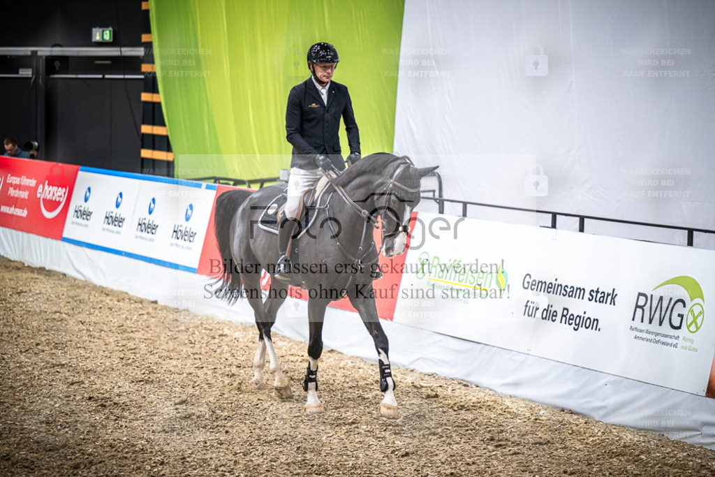 DOS_2041 | Entdecke hochwertige Reitturnierfotos von Foto Oger. Professionell, emotional und authentisch – jetzt Lieblingsmomente im Shop bestellen. - Realisiert mit Pictrs.com